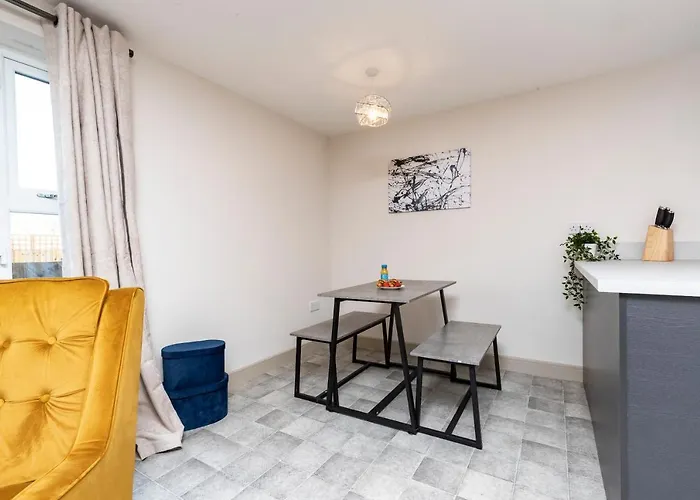 Avery House 2 - Two Bedroom With Outdoor Terrace By Bpne