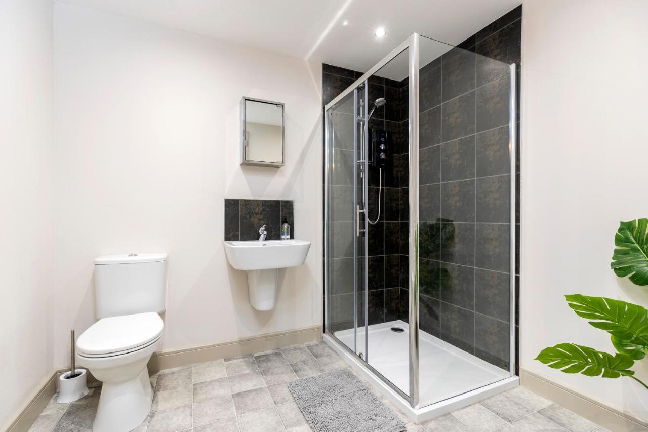 Avery House 2 - Two Bedroom With Outdoor Terrace By Bpne Darlington (Durham)