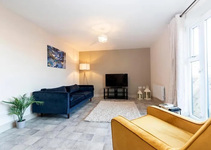Avery House 2 - Two Bedroom With Outdoor Terrace By Bpne