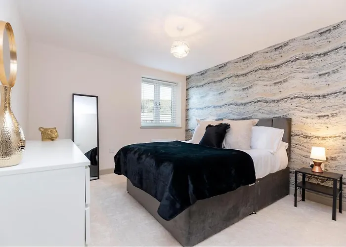 Avery House 2 - Two Bedroom With Outdoor Terrace By Bpne